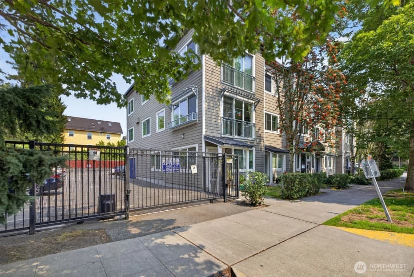 Property photo for 1220 E Columbia Street #202, Seattle photo 23