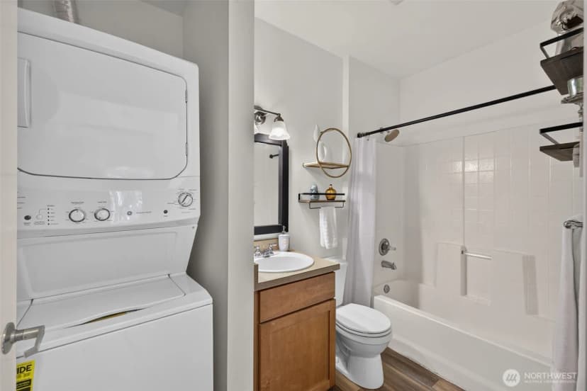 Property photo for 1220 E Columbia Street #202, Seattle photo 13