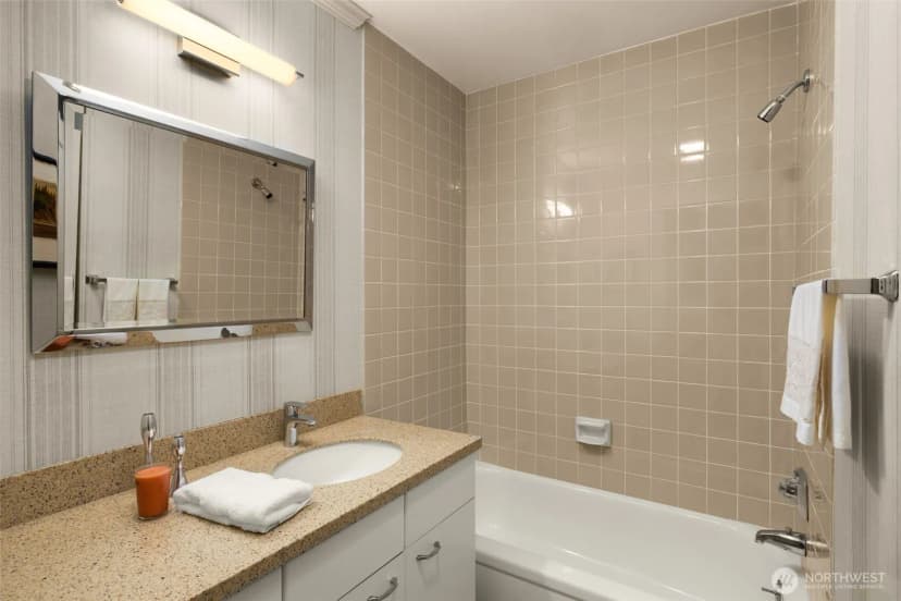Property photo for 807 Lake Street S #301, Kirkland photo 16