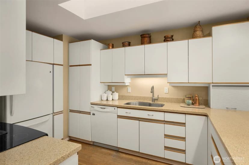 Property photo for 807 Lake Street S #301, Kirkland photo 8