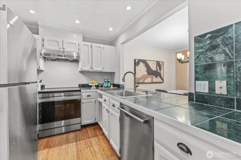 Property photo for 14702 Ne 51st Street #a2, Bellevue photo 10