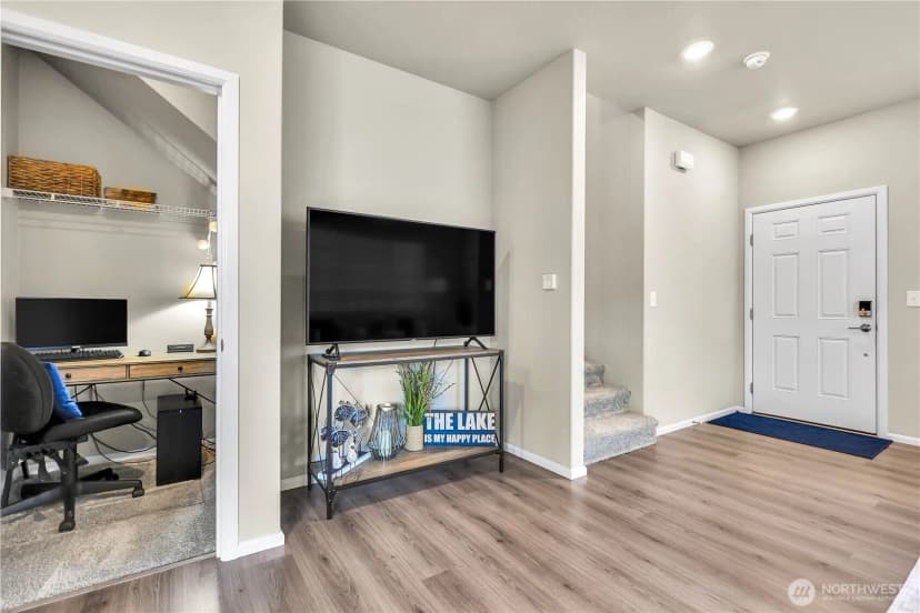 Property photo for 31927 Tolmie Lane, Black Diamond photo 13