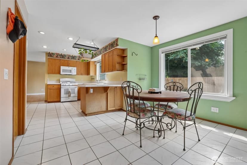 Property photo for 11121 Se 271st Street, Kent photo 12