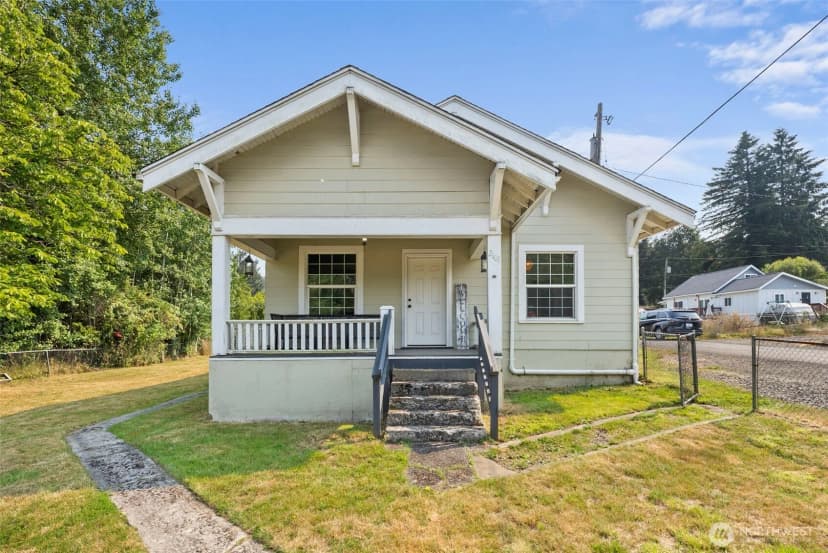 Property photo for 2101 Henkle Street, Raymond