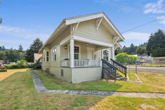 Property photo for 2101 Henkle Street, Raymond photo 3