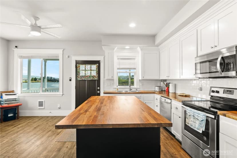 Property photo for 346 Island Lane, Raymond photo 10