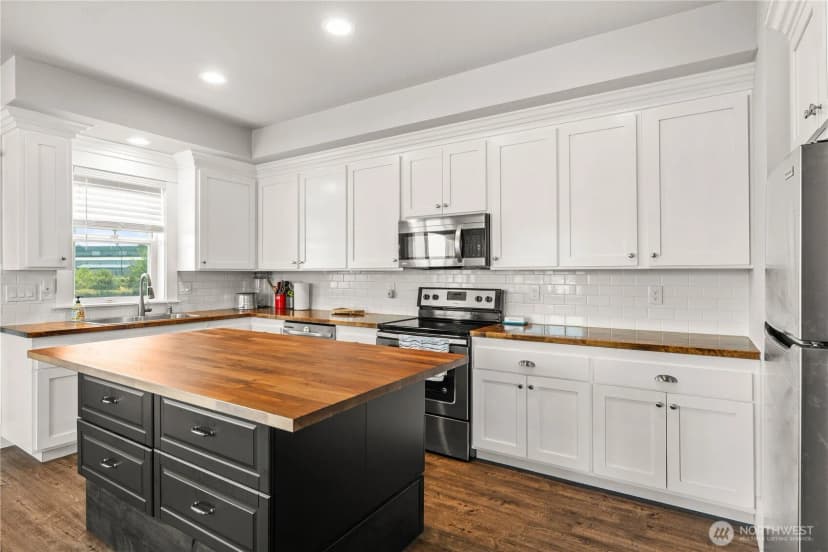 Property photo for 346 Island Lane, Raymond photo 11