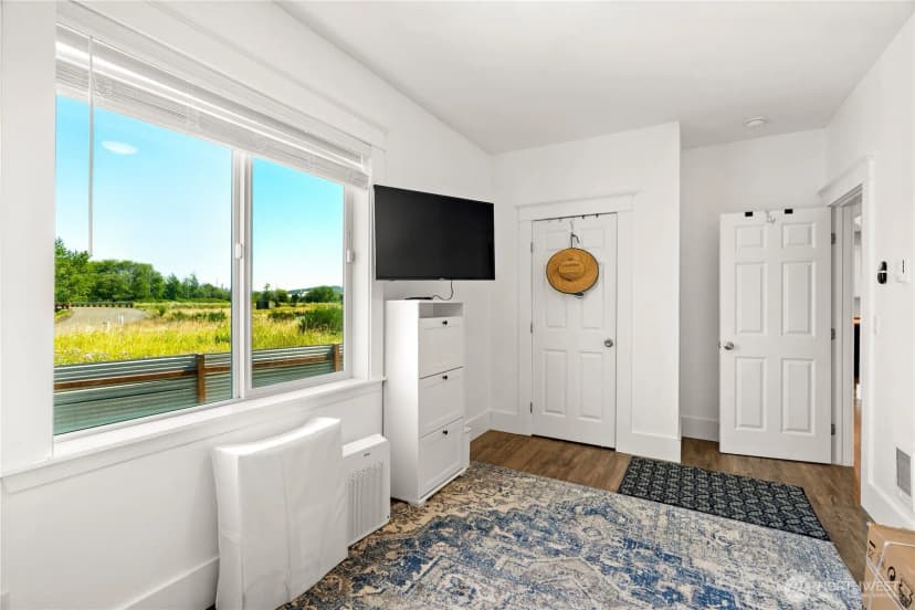 Property photo for 346 Island Lane, Raymond photo 16