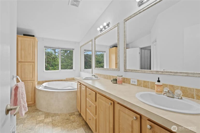 Property photo for 50001 146th Ave E, Eatonville photo 16