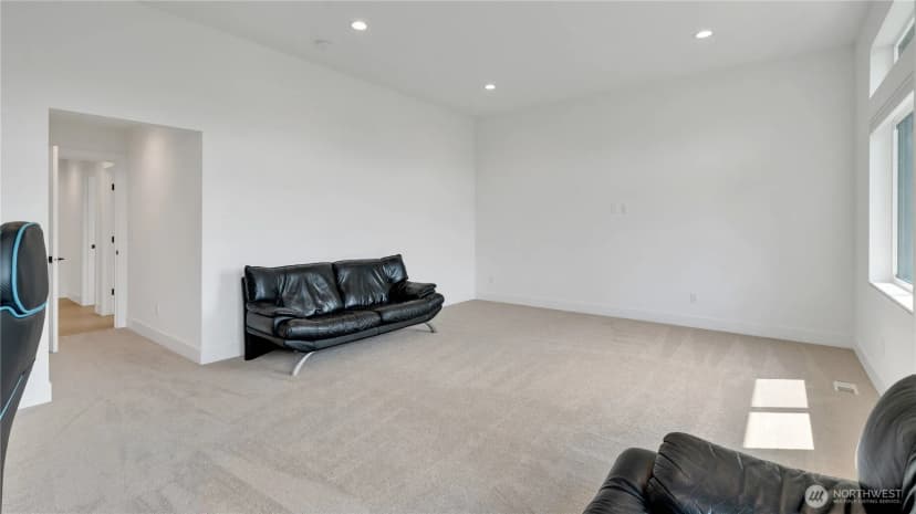 Property photo for 1237 S 234th Drive, Des Moines photo 12