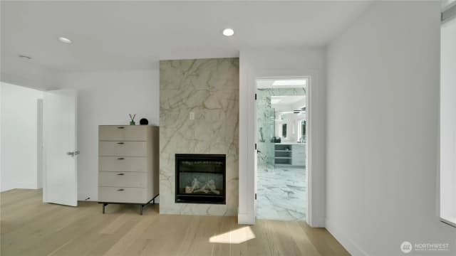 Property photo for 1237 S 234th Drive, Des Moines photo 5