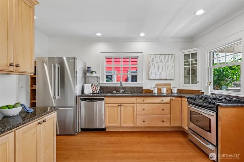 Property photo for 5248 17th Avenue Ne, Seattle photo 11