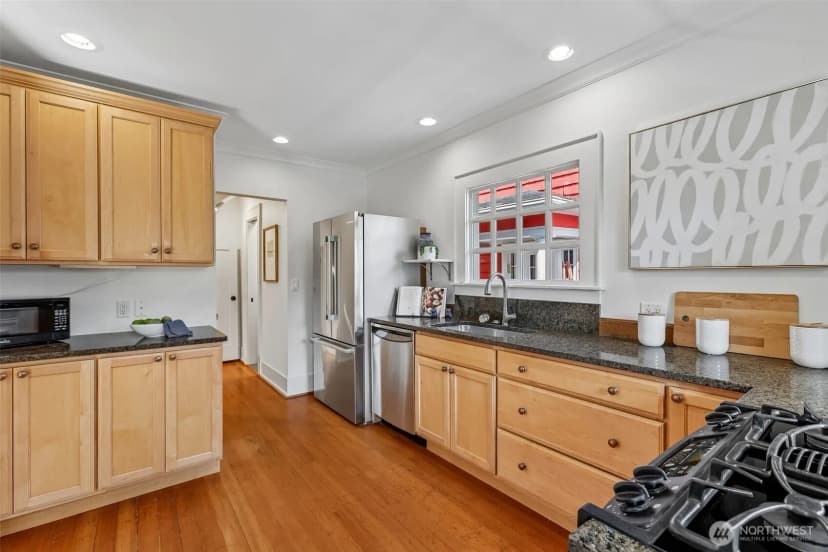 Property photo for 5248 17th Avenue Ne, Seattle photo 13