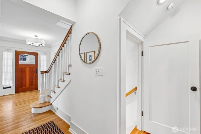 Property photo for 5248 17th Avenue Ne, Seattle photo 22