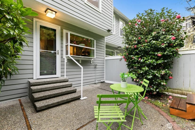 Property photo for 3835 25th Avenue W, Seattle photo 12