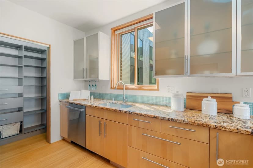 Property photo for 1122 Broadway E #301, Seattle photo 13