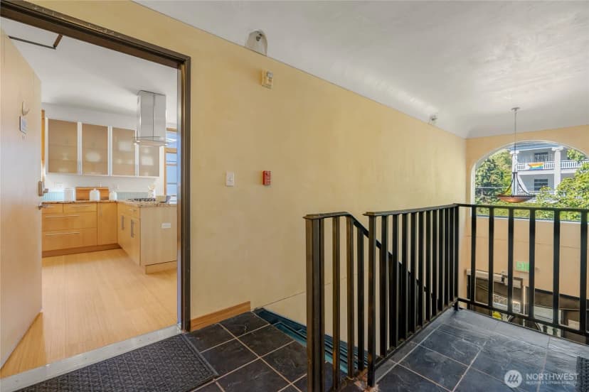 Property photo for 1122 Broadway E #301, Seattle photo 9