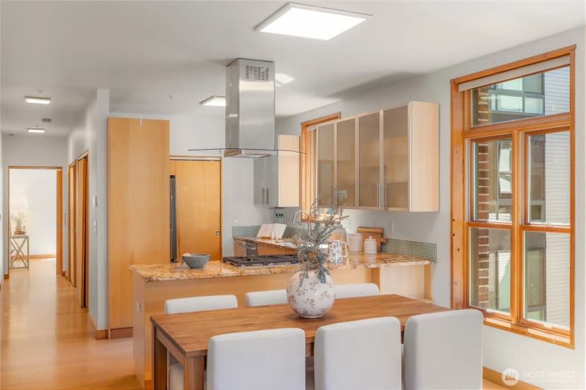 Property photo for 1122 Broadway E #301, Seattle photo 3