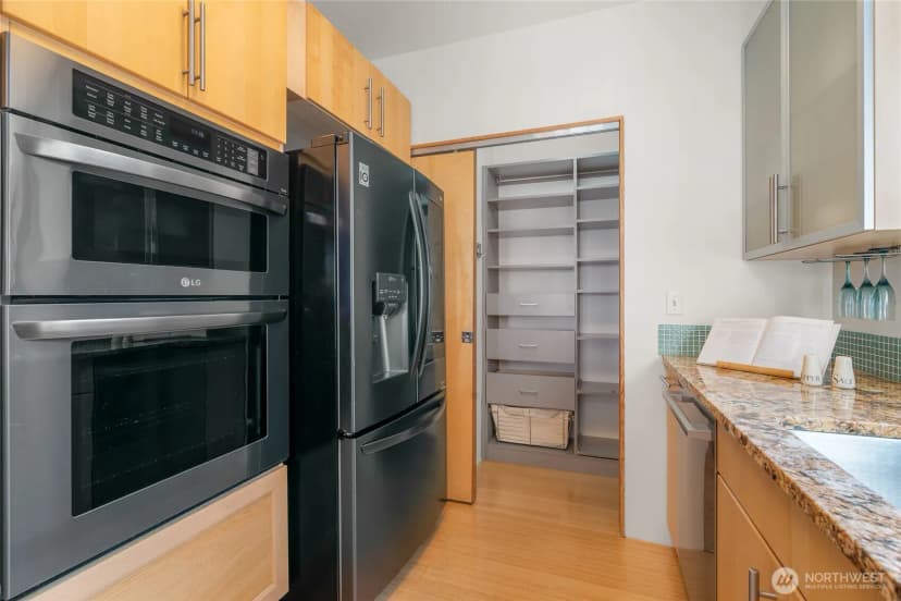 Property photo for 1122 Broadway E #301, Seattle photo 14