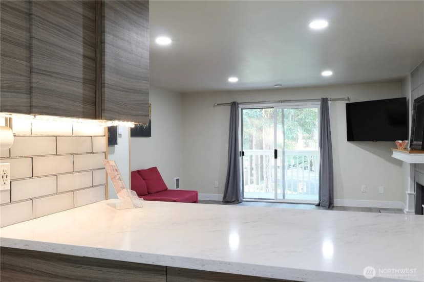 Property photo for 14517 Ne 40th Street #f103, Bellevue photo 13