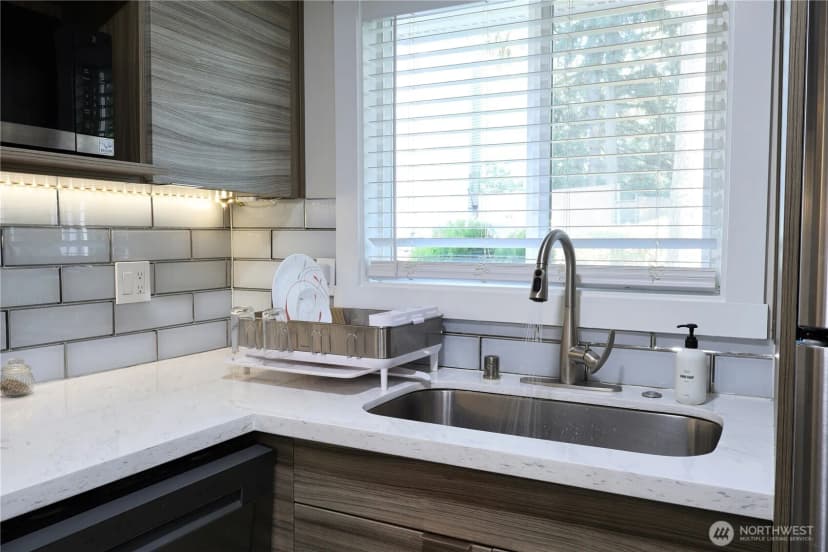 Property photo for 14517 Ne 40th Street #f103, Bellevue photo 14
