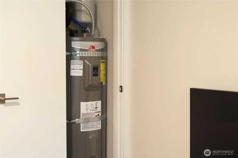 Property photo for 14517 Ne 40th Street #f103, Bellevue photo 26