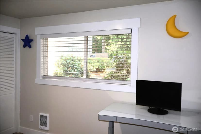 Property photo for 14517 Ne 40th Street #f103, Bellevue photo 16
