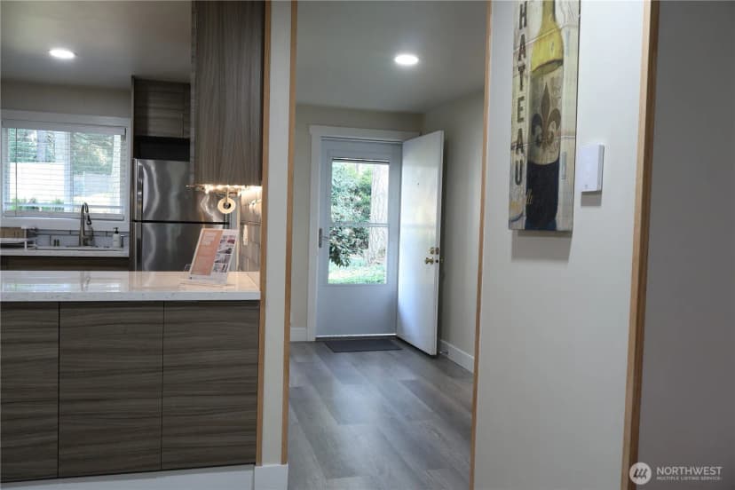 Property photo for 14517 Ne 40th Street #f103, Bellevue photo 11