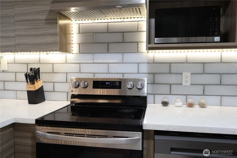 Property photo for 14517 Ne 40th Street #f103, Bellevue photo 15