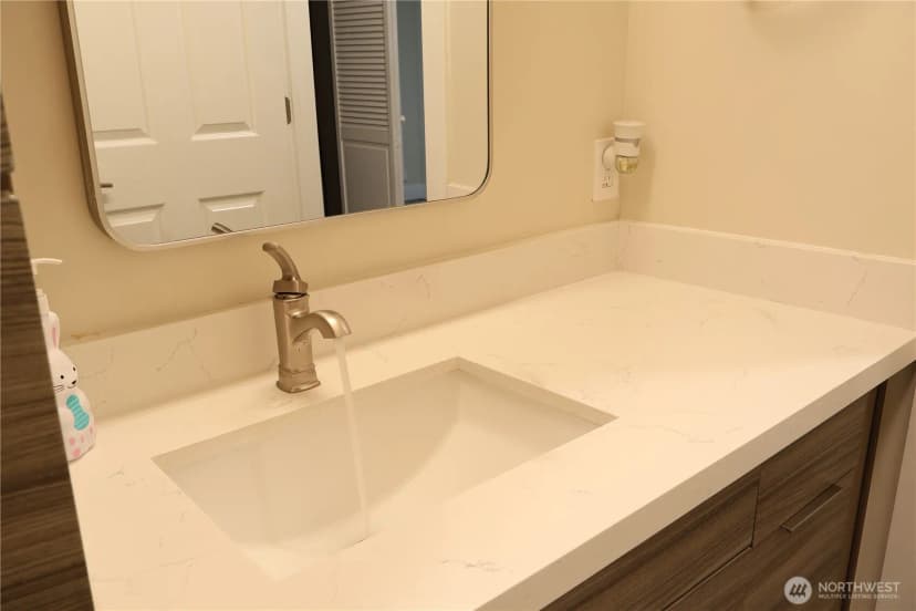 Property photo for 14517 Ne 40th Street #f103, Bellevue photo 23