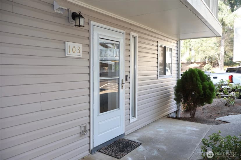 Property photo for 14517 Ne 40th Street #f103, Bellevue photo 32