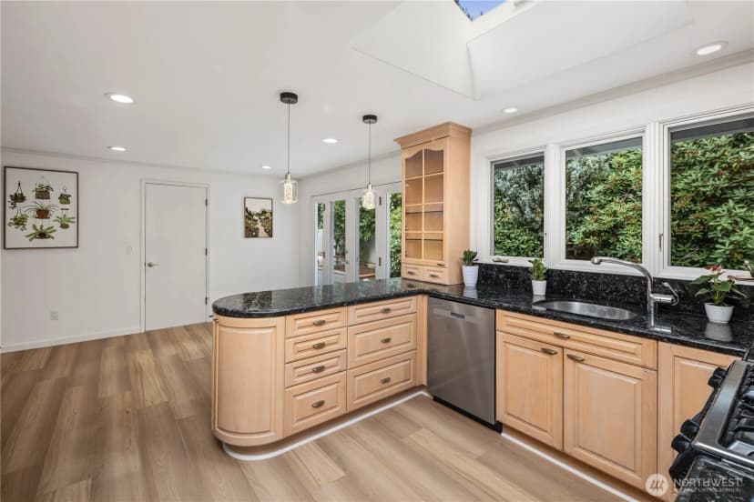 Property photo for 14115 Se 45th Street, Bellevue photo 14