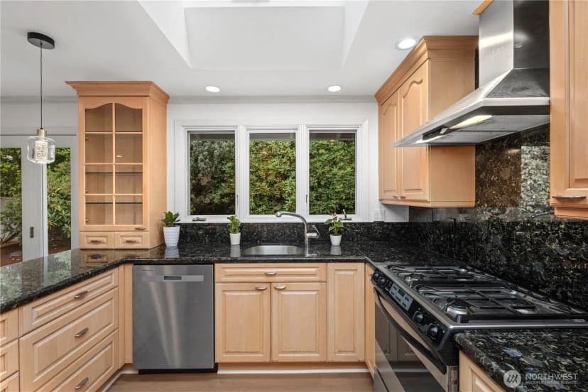 Property photo for 14115 Se 45th Street, Bellevue photo 12