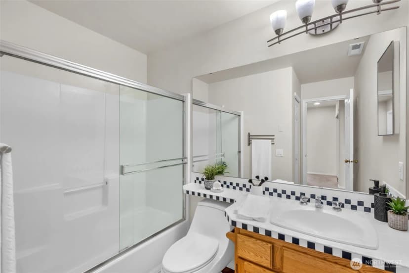 Property photo for 10518 157th Avenue Ne, Redmond photo 22
