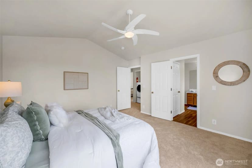 Property photo for 10518 157th Avenue Ne, Redmond photo 17