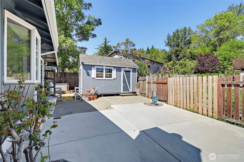 Property photo for 914 S 30th Place, Renton photo 32