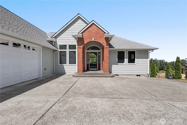 Property photo for 111 Les Saints Road, Sequim photo 2