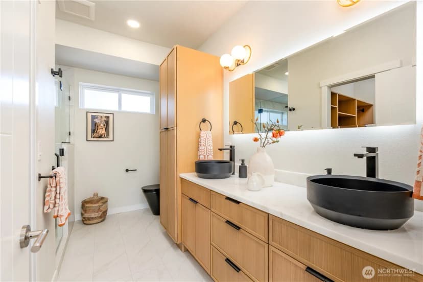 Property photo for 5114 15th Avenue S, Seattle photo 14