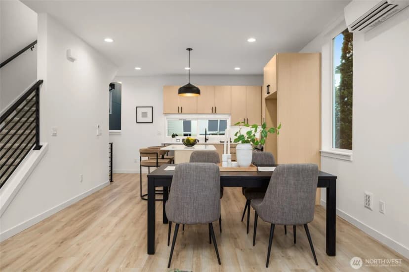 Property photo for 821 B 17th Avenue, Seattle photo 10