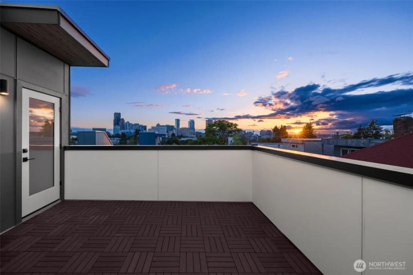 Property photo for 821 B 17th Avenue, Seattle