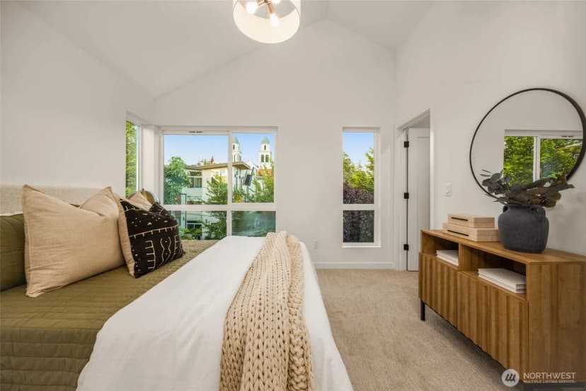 Property photo for 821 B 17th Avenue, Seattle photo 12