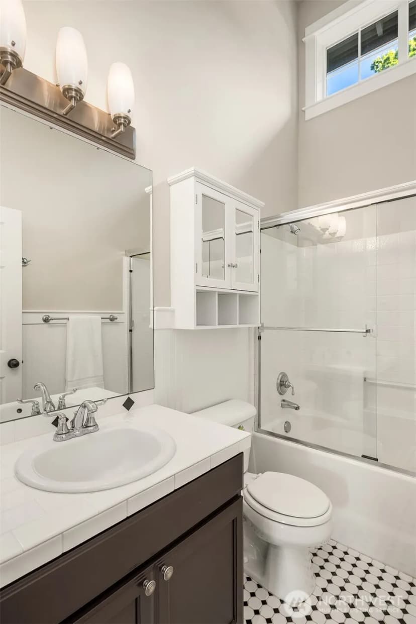 Property photo for 1109 33rd Avenue E, Seattle photo 19