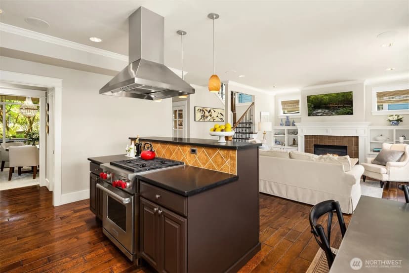 Property photo for 1109 33rd Avenue E, Seattle photo 13