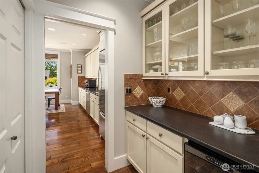 Property photo for 1109 33rd Avenue E, Seattle photo 15