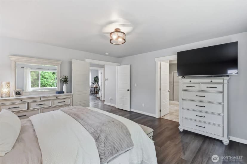 Property photo for 21701 8th Avenue Se, Bothell photo 17