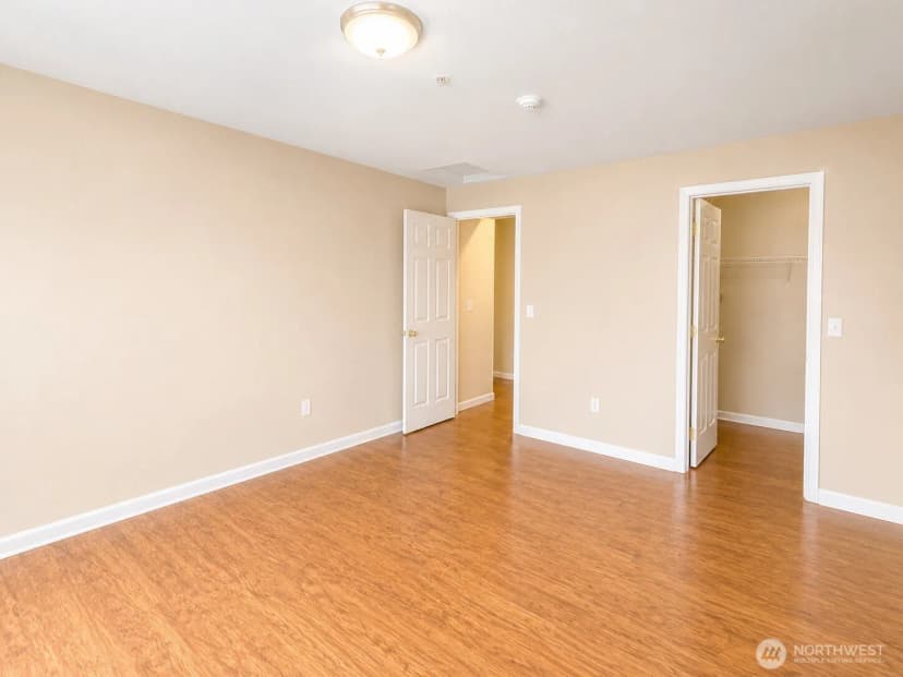 Property photo for 18523 68th Street #205, Kenmore photo 9