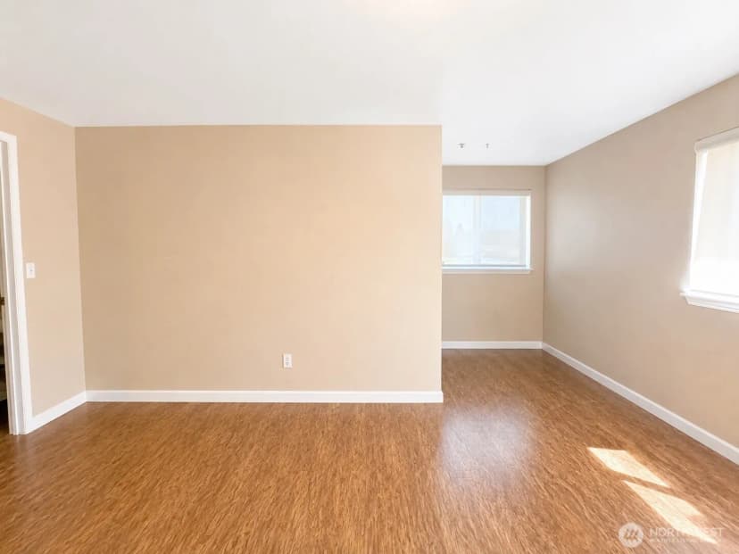 Property photo for 18523 68th Street #205, Kenmore photo 8