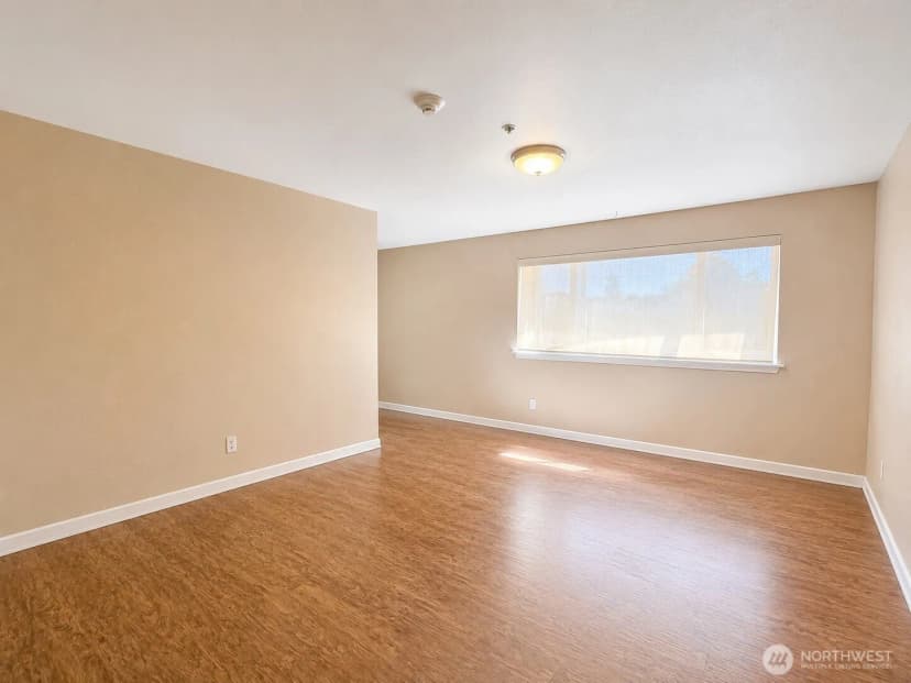 Property photo for 18523 68th Street #205, Kenmore photo 7