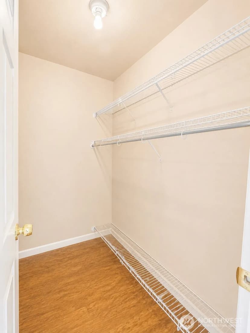 Property photo for 18523 68th Street #205, Kenmore photo 10