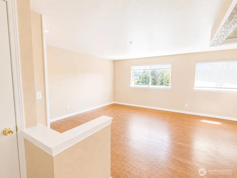 Property photo for 18523 68th Street #205, Kenmore photo 6